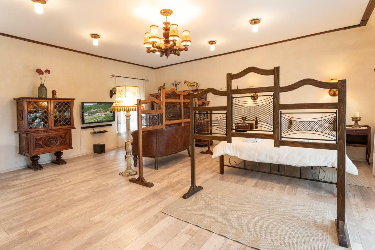 Historic Apartment In The Heart Of The City Veliko Tarnovo Eksteriør billede